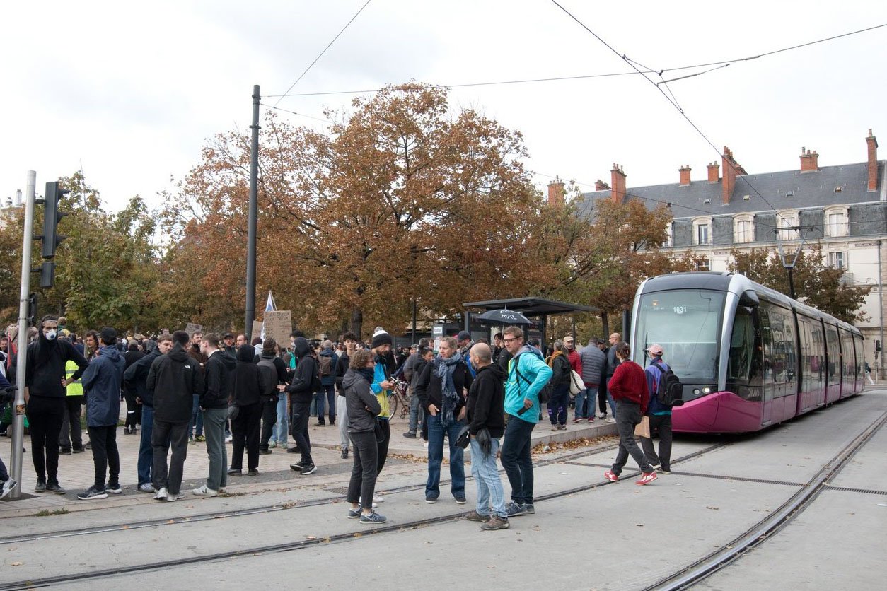 Dijon Protest Disruption: Divia Bus and Tram Schedule for October 31