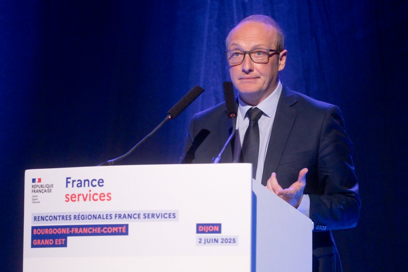 FONCTION PUBLIQUE : Laurent Marcangeli interpellé sur le statut des ...