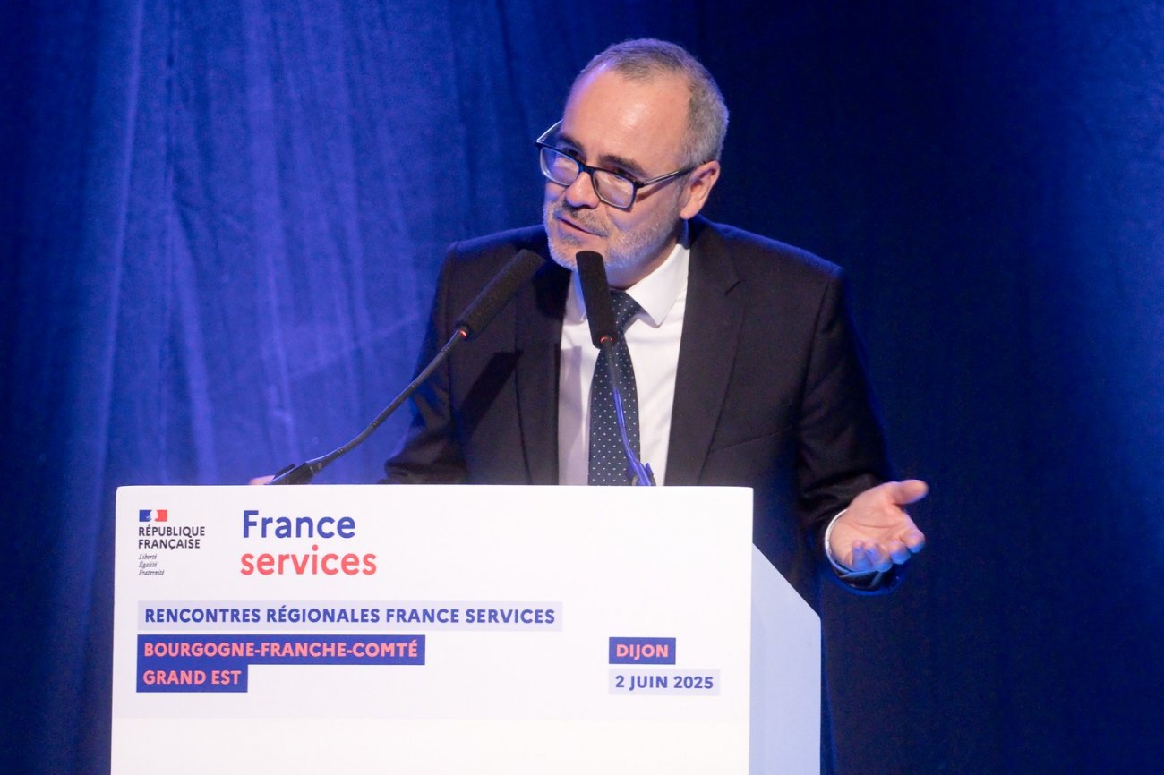 FONCTION PUBLIQUE : Laurent Marcangeli interpellé sur le statut des ...